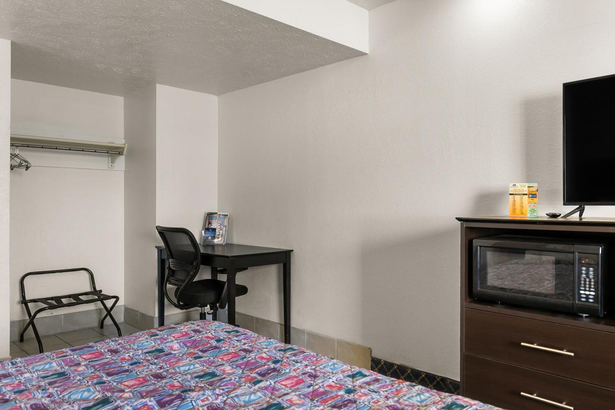 Americas Best Value Inn - Линкольн Экстерьер фото