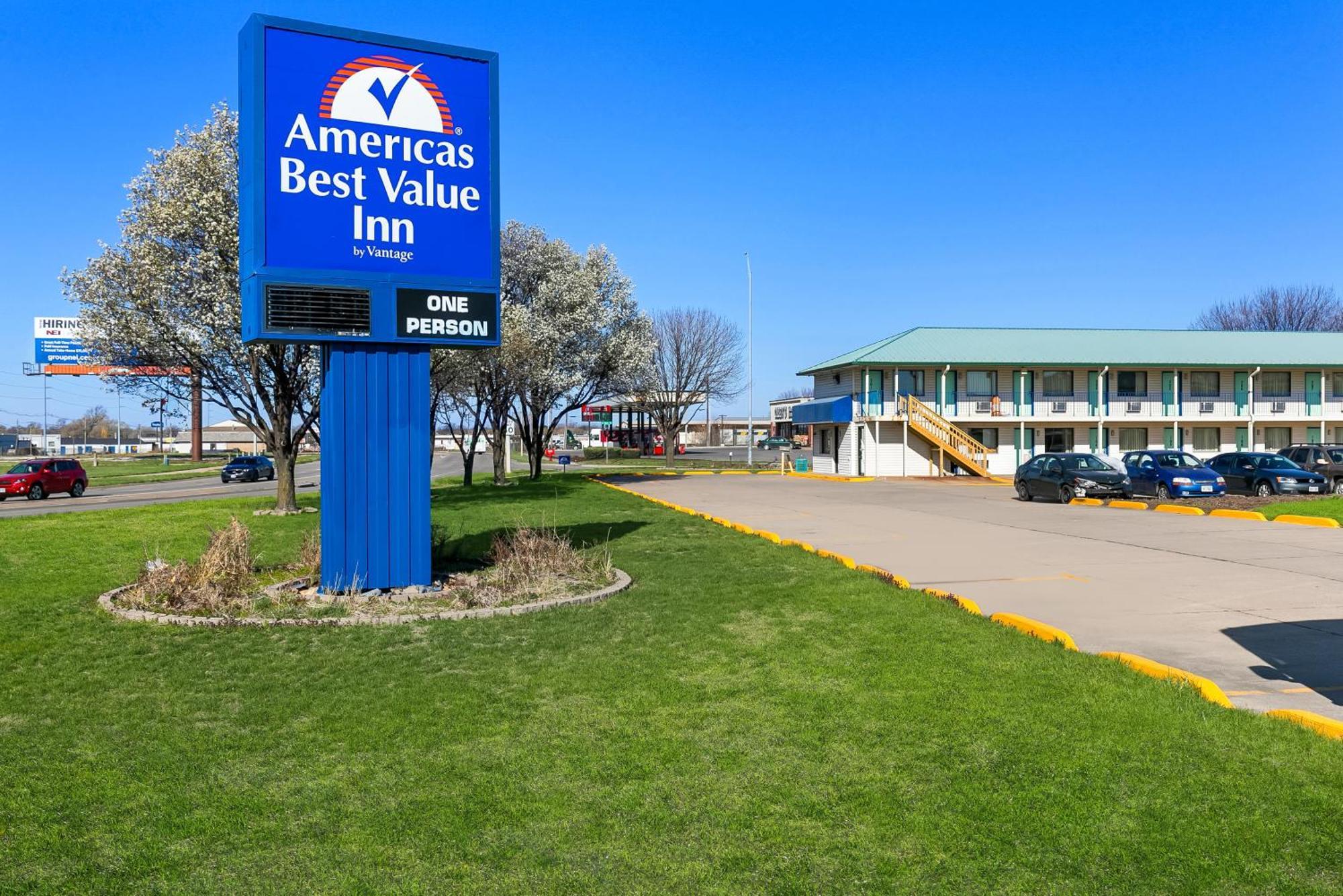 Americas Best Value Inn - Линкольн Экстерьер фото
