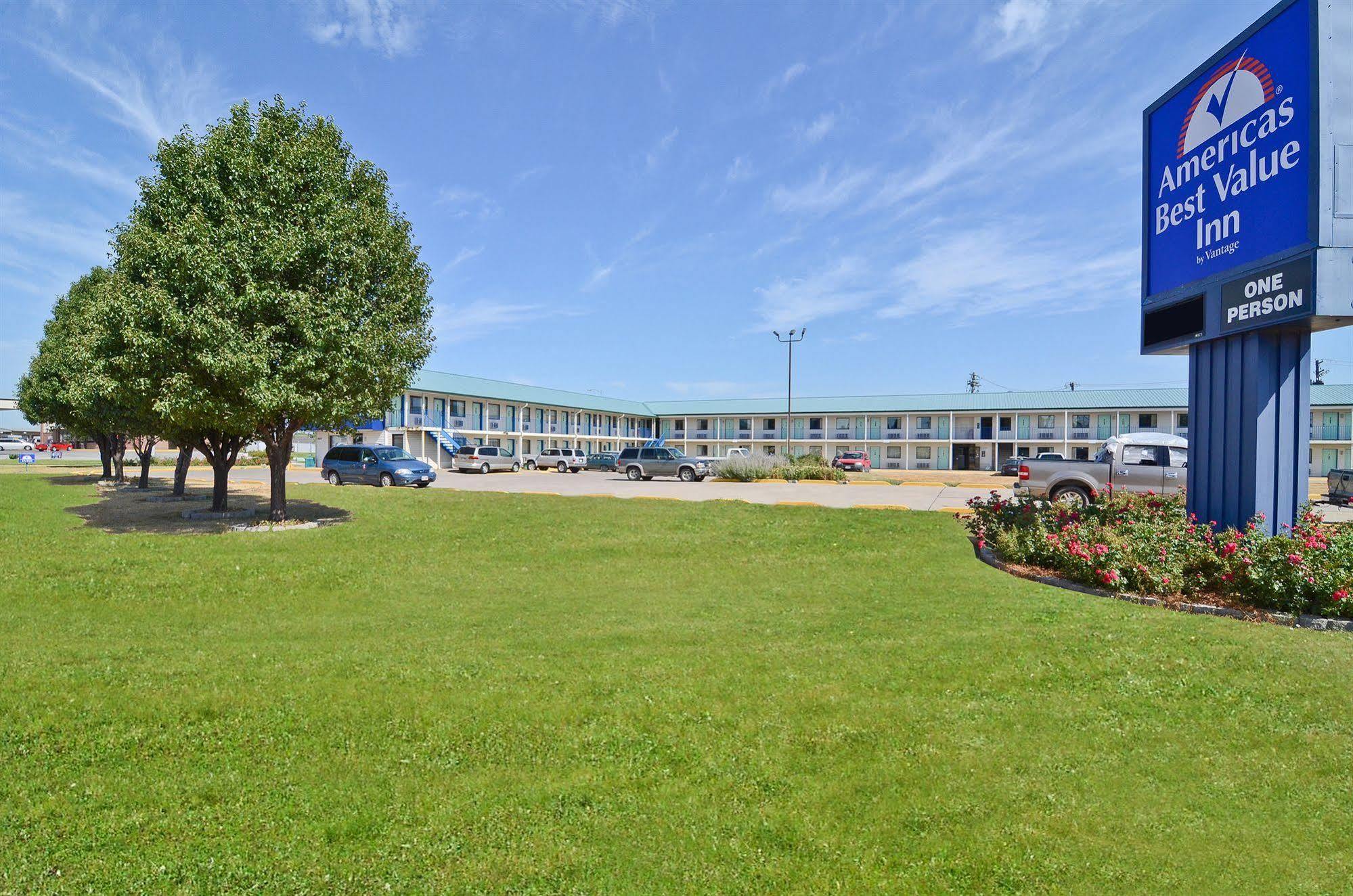 Americas Best Value Inn - Линкольн Экстерьер фото